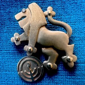 Lion of Judah 14k gold brooch/pendant.